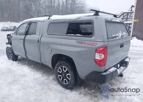 2018 Toyota Tundra Sr5 5.7L V8 z USA, uszkodzony, nr VIN 5TFUY5F15JX743012
